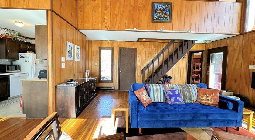그린타운 Paradise Uncovered Chalet Near Lake 5성급 숙소 수영장