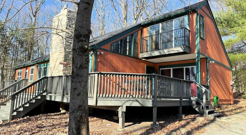 그린타운 Paradise Uncovered Chalet Near Lake 5성급 숙소 레스토랑