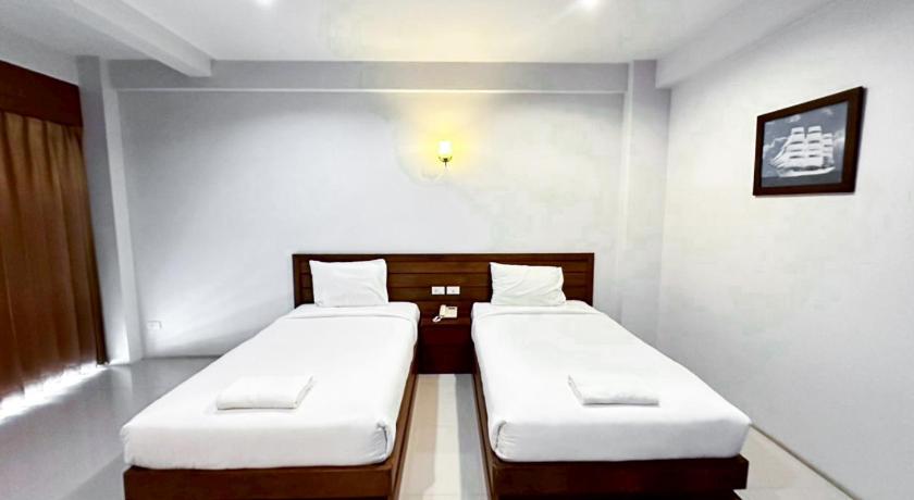 Image of Twin Room with Balcony 3