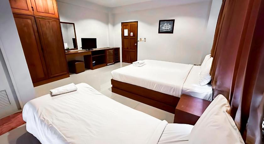 Image of Deluxe Family Room 3