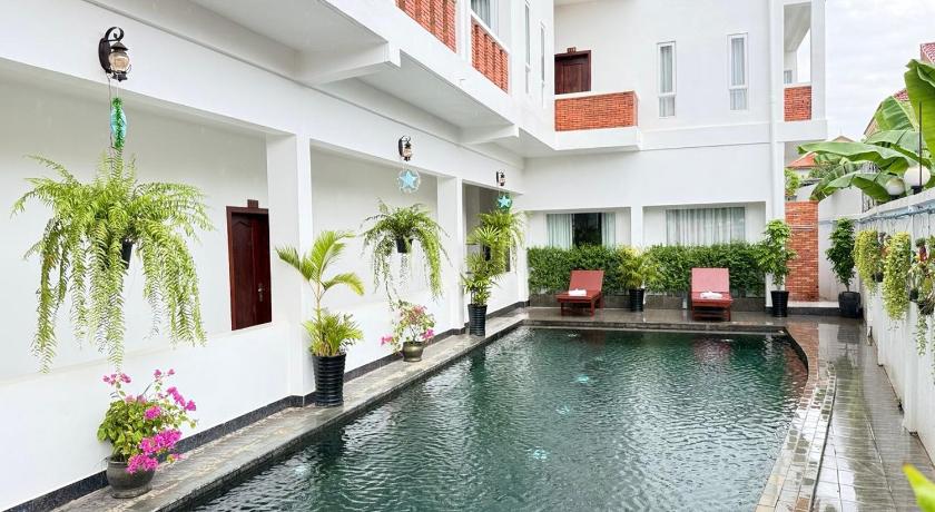 Golden Sanctuary Boutique Hotel - image 8