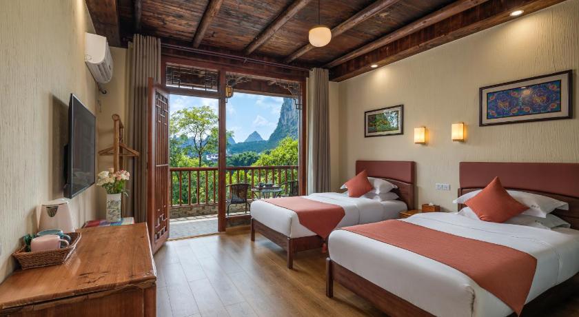Yangshuo Yangshuo River Lodge Hotel - Airport or TS Free pick up over 3 nights 4-Star Guesthouse suite