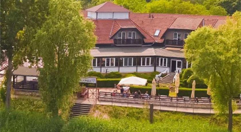 Martoni Resort & Restaurant