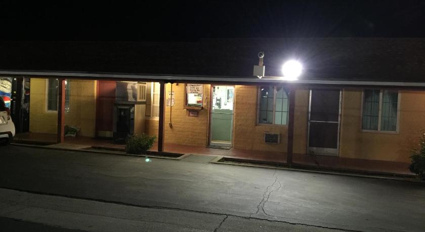Hacienda Motel photo