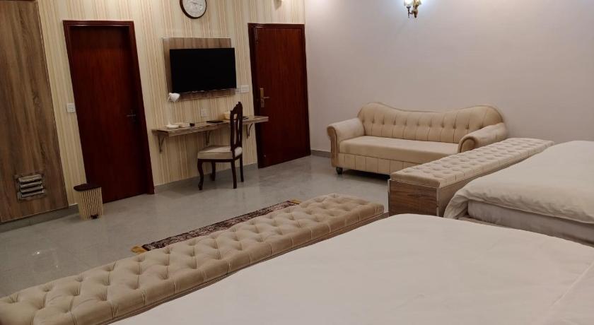 Nishaz Hotel & Suites - image 13
