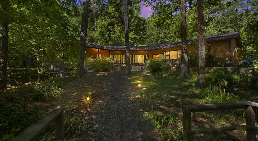 메나 (AR) Shangri-La ! A Serene Retreat - Direct access to Trails just 7 miles drive !! 3성급 숙소 객실