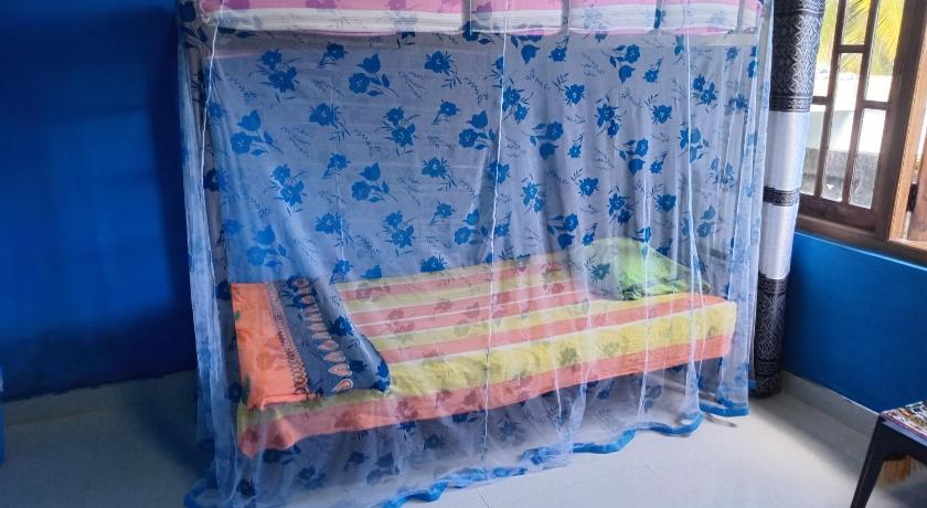 Image of Bed in 6-Bed Female Dormitory Room 1