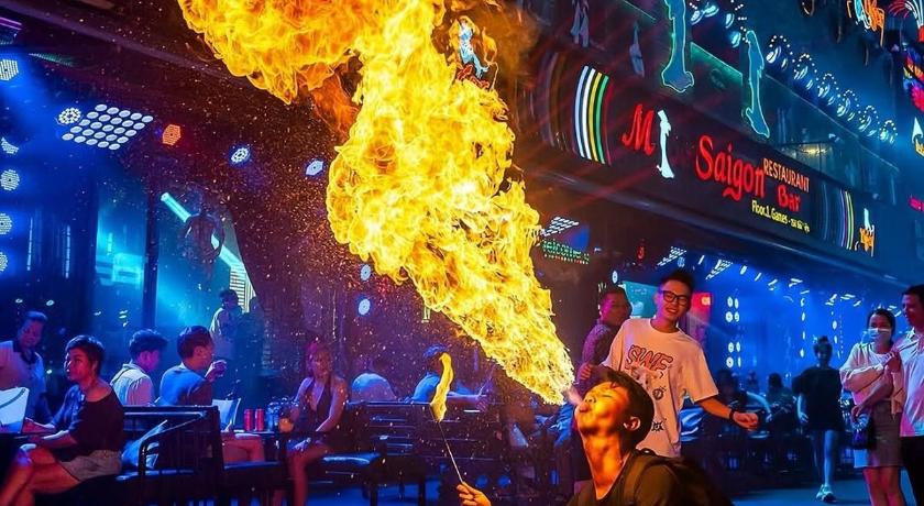 Ho Chi Minh City Golden Lunar Hotel - Bui Vien Walking Street  2-Star Hotel restaurant