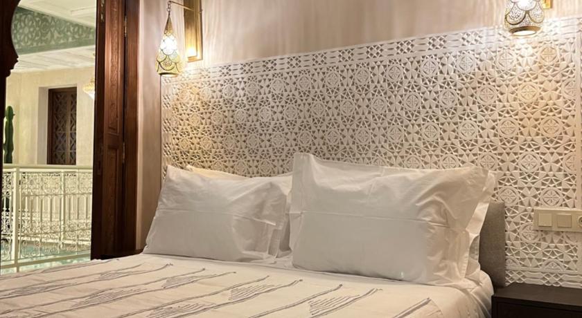 Riad Noon - image 11