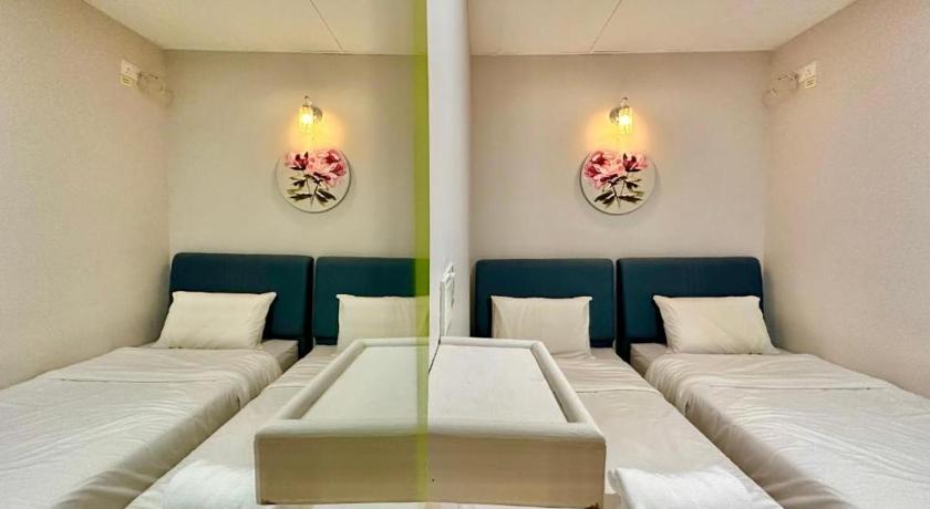 Triple B Hotel - image 7