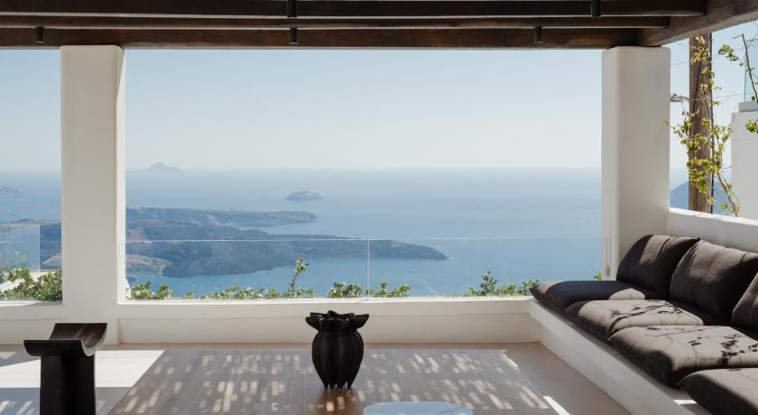 Chromata Santorini Hotel - image 2