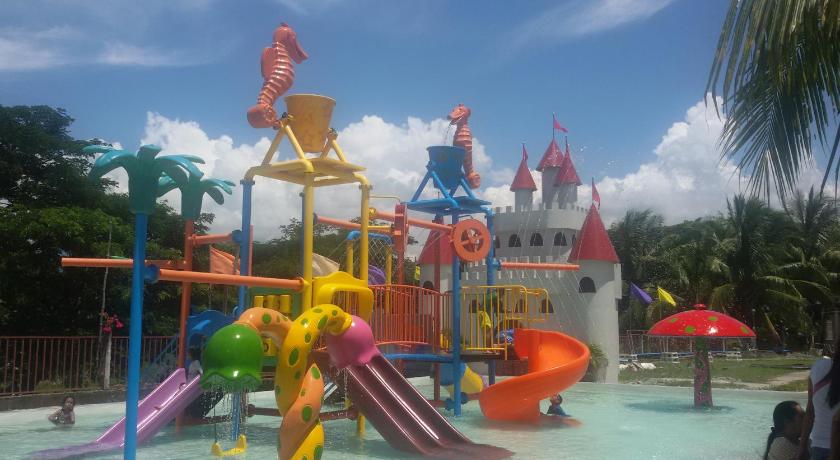Gazebo Pools and Restaurant — Hotel in Cabadbaran