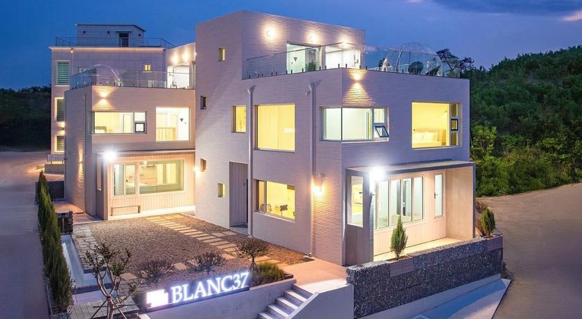 江陵 Blanc 37 Private Pool Villa 3つ星 宿泊施設 ロビー