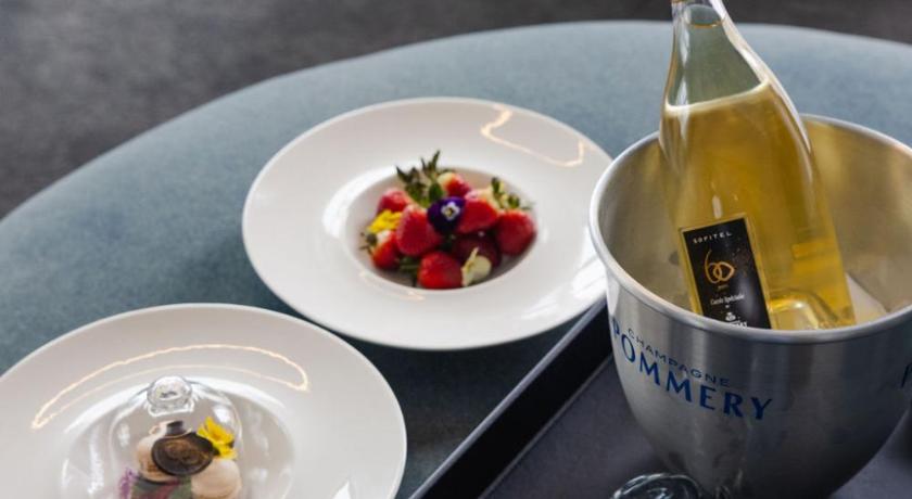 Image of Prestige King Suite with View 7