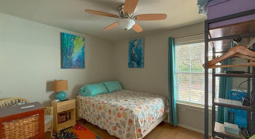 Fulton (TX) Pink Flamingo Bungalow 3-Star Accommodation lobby
