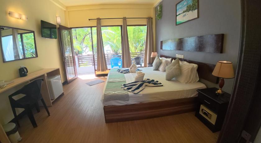 Image of Deluxe Double Room 9