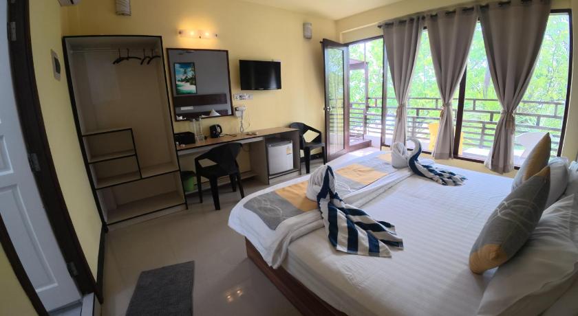 Image of Deluxe Double Room 0