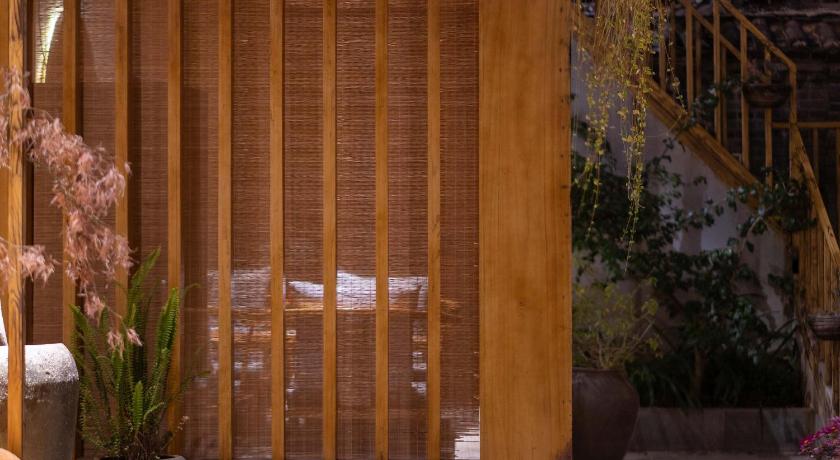 麗江 Lijiang MuYa Chinese Courtyard Hotel with Water View ホテル プール