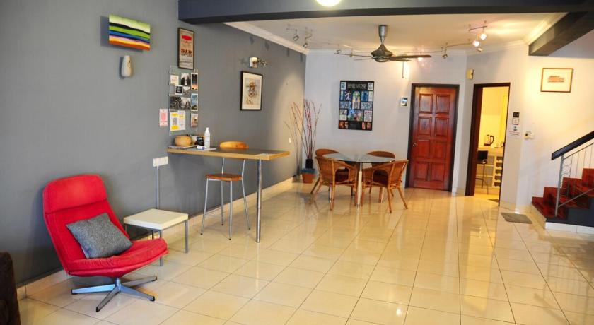 GRAYHAUS Guest House - image 5