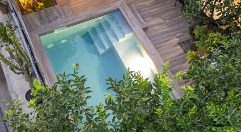 Garden Cellar - Kalamata Mediterranean Villas
