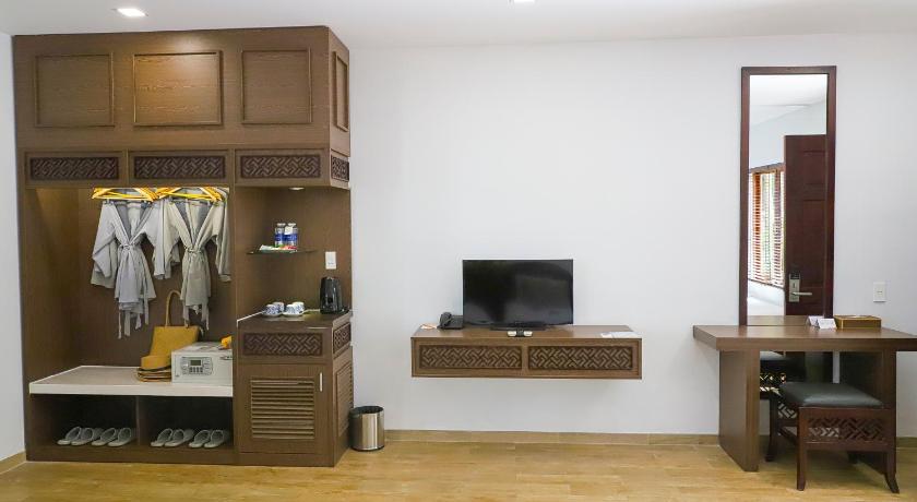 Image of Family Room for 4 Adults 6