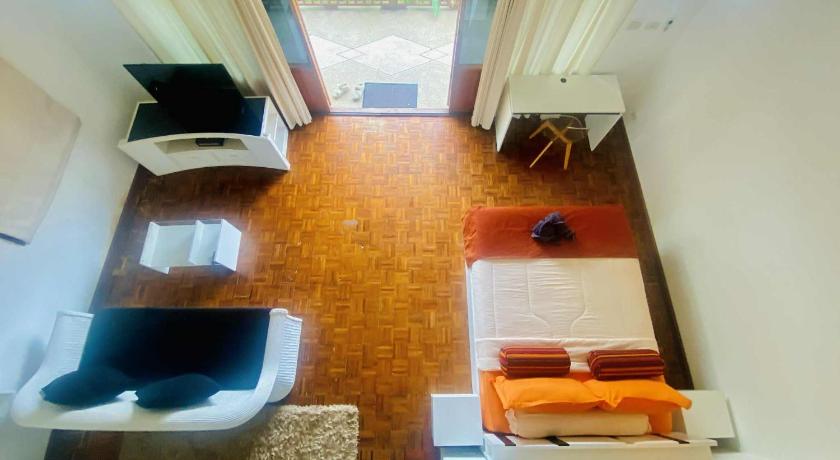 Image of Superior Bungalow 2