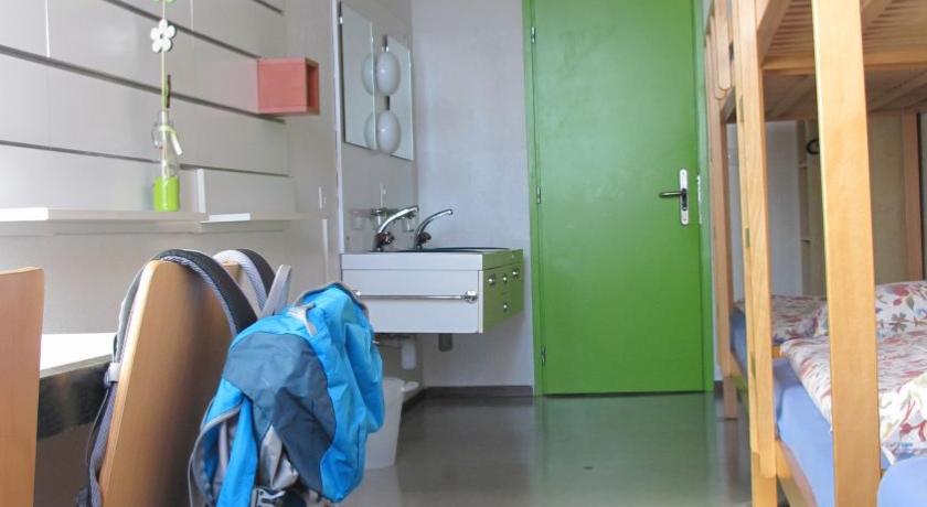 Image of 6-Bed Room 3