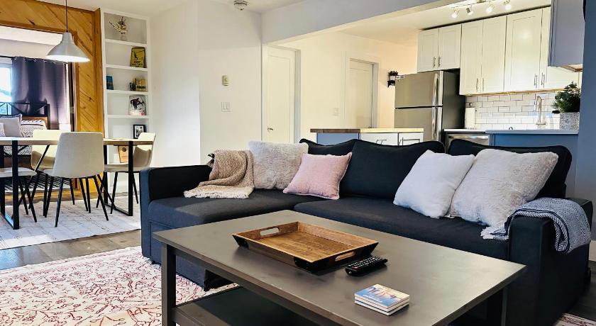 スティームボートスプリングス Updated 2 Bed 2 Bath Ski In Ski Out with King Beds, Hot Tub, Private Balcony 4つ星 宿泊施設 スイート