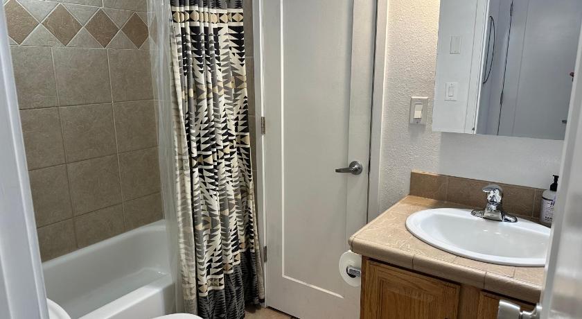 スティームボートスプリングス Updated 2 Bed 2 Bath Ski In Ski Out with King Beds, Hot Tub, Private Balcony 4つ星 宿泊施設 スイート