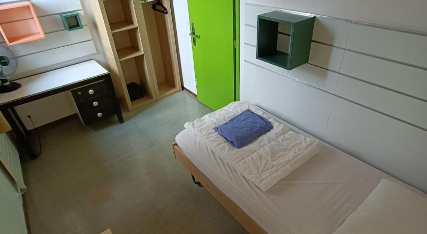 Image of Single Room with Shared Bathroom 0