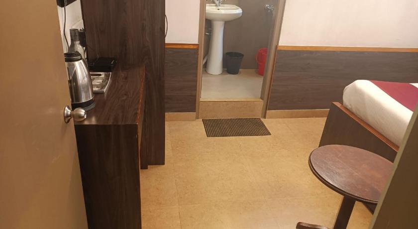 Image of Deluxe Room Queen 10