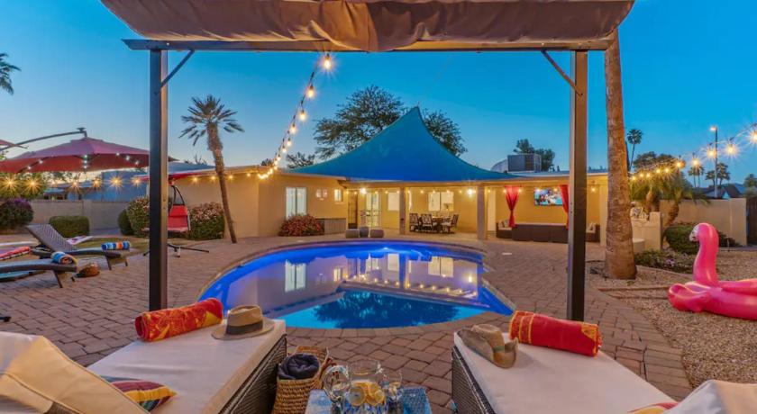 Phoenix Rooms at the Cactus Blossom- Scottsdale Accommodation lobby