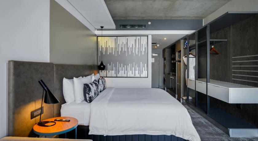 Image of Luxury Suite 6