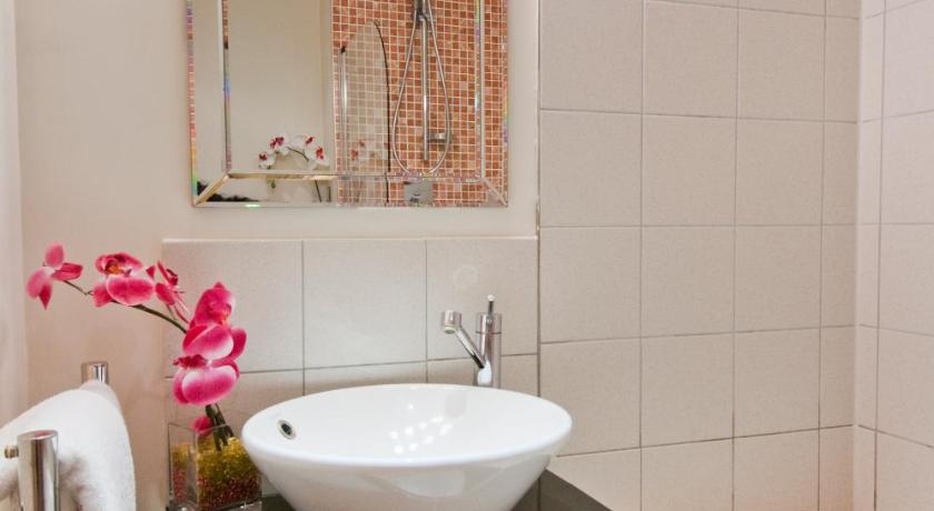 Image of Double Studio 17