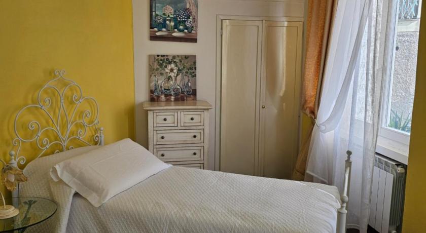 オジエリ Luna Domus 4つ星 シングルルーム プール