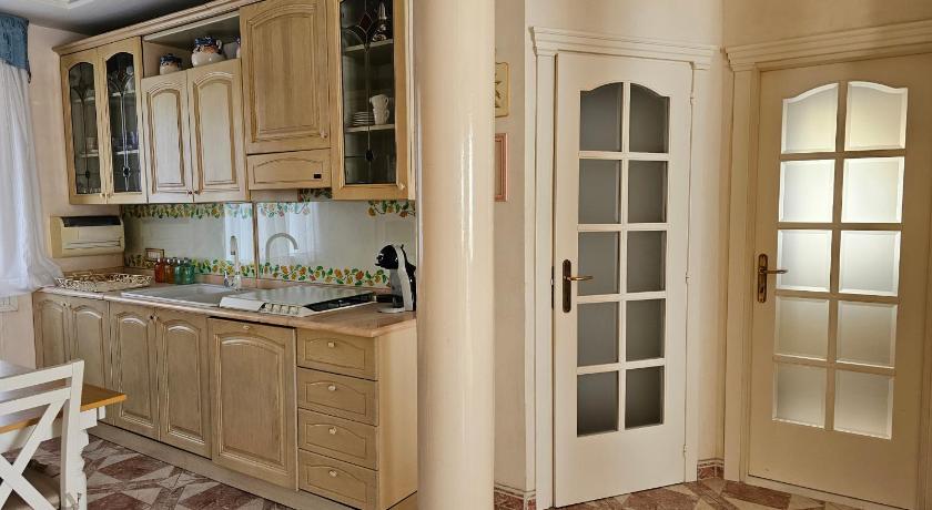 オジエリ Luna Domus 4つ星 シングルルーム ロビー