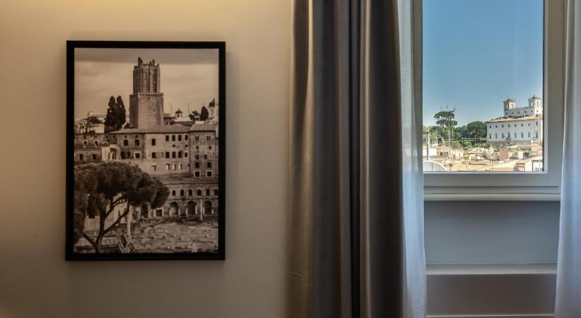 ローマ Fontart Tritone 4つ星 ホテル プール