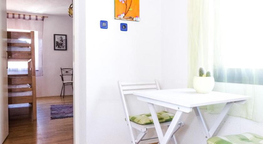 Four Corners Hostel Zadar Ab 7 Agoda Com