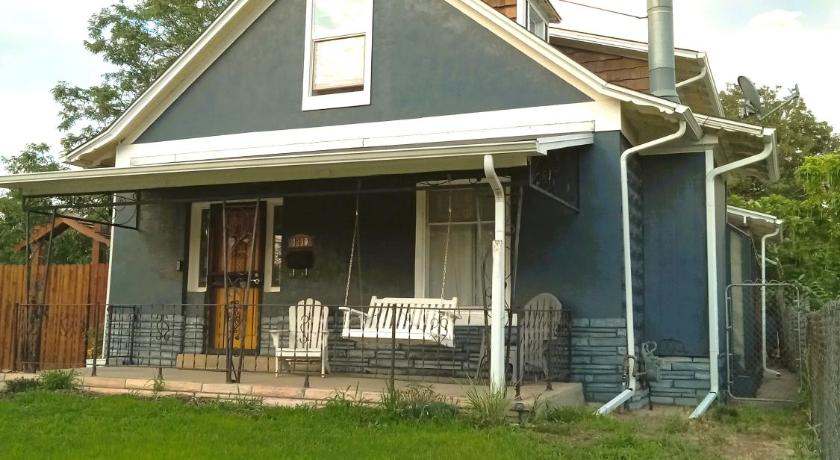 덴버 (CO) Historic Home with Farm Fresh Eggs in Denver 4성급 숙소 외관