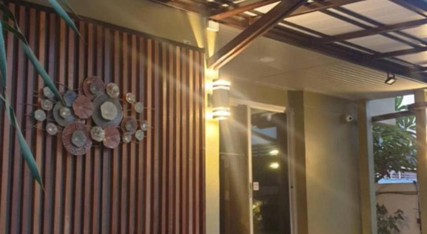 Suwannaphum Apartment - image 8