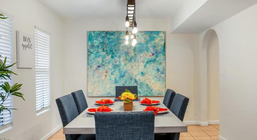 Phoenix Rooms at the Cactus Blossom- Scottsdale Accommodation restaurant