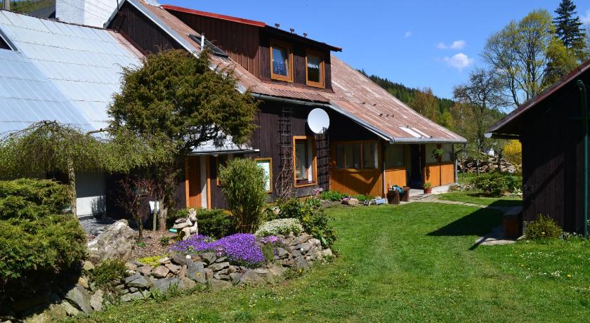 Lodge U Marenky A Jenicka — Hotel in Ludvikov