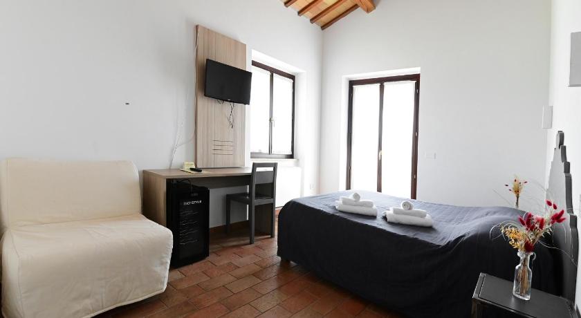 チヴィタノーヴァ・マルケ Moretti Village - SOPHIE ROOMS COUNTRY HOUSE 4つ星 ゲストハウス スイート