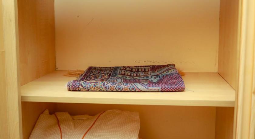 Image of Deluxe Room with Twin Bed 9