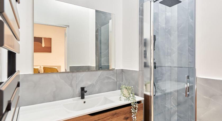 Elegant Apartment AC – Buttes-Chaumont - image 8