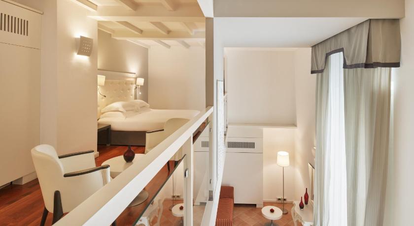 Image of King Duplex Junior Suite 4