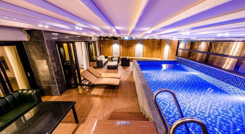 Image of [Limited Offer] Pool Villa Suite 9