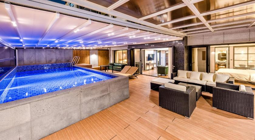 Image of Suite Pool Villa - Complimentary Access to the Infinity Pool 4