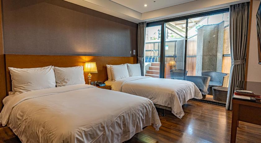Image of [Limited Offer] POOL VILLA ROYAL SUITE 4