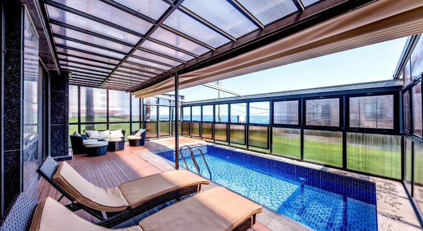 Image of Oceano Ocean Pool Villa 3